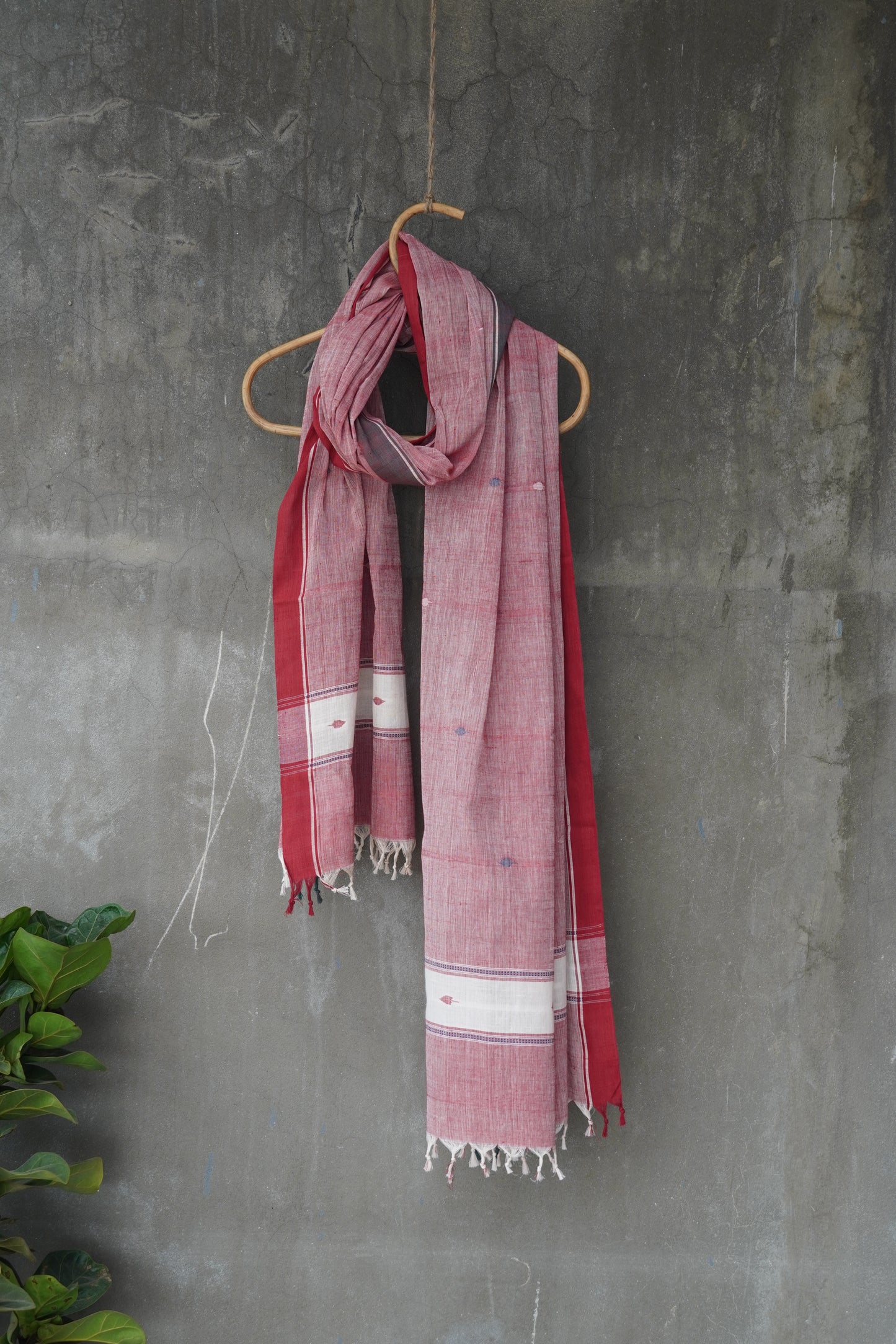 Short pink natural dye cotton handwoven srikakulam jamdani dupatta